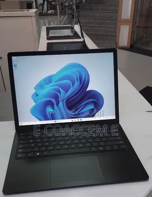 New Laptop Microsoft Surface Laptop 4 16GB Intel Core i7 SSD 512GB