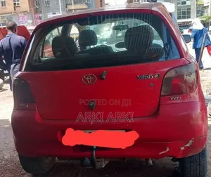 Toyota Vitz 2001 Red