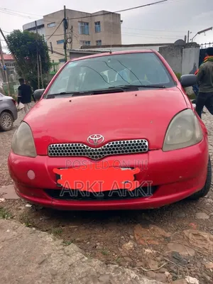 Toyota Vitz 2001 Red