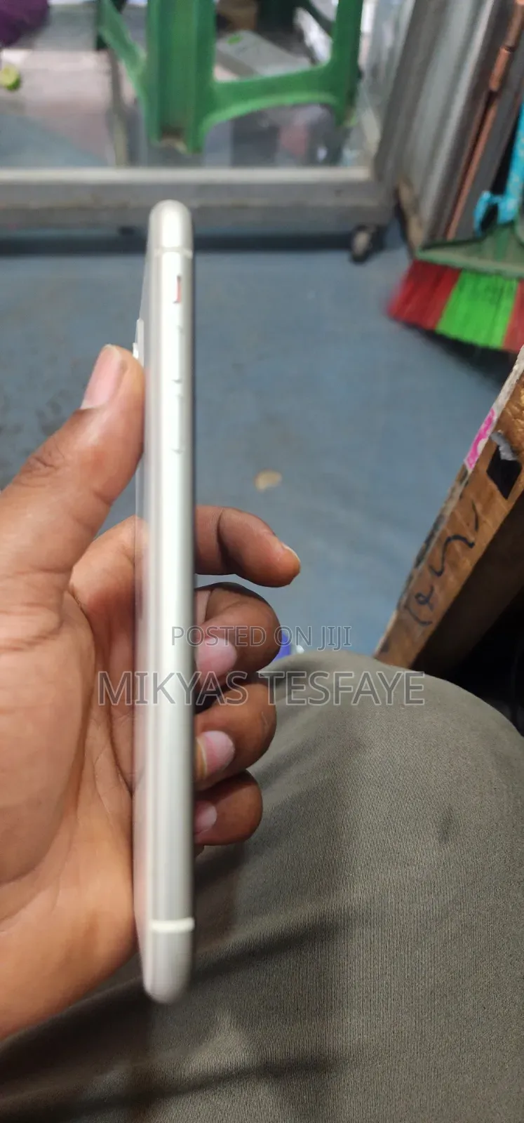 EL 6C 8 GB White
