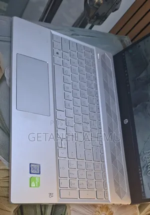 New Laptop HP Pavilion 15 8GB Intel Core i5 SSD 512GB