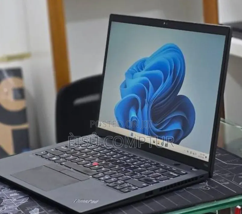 New Laptop Lenovo ThinkPad T14s G4 16GB Intel Core i7 SSD 512GB