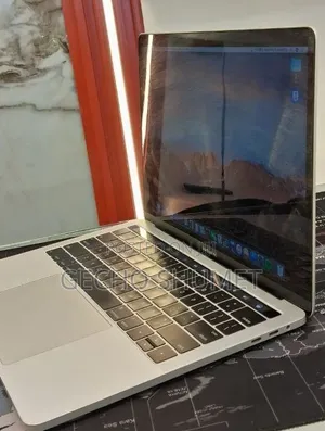 New Laptop Apple MacBook Pro 2016 8GB Intel Core i5 SSD 256GB