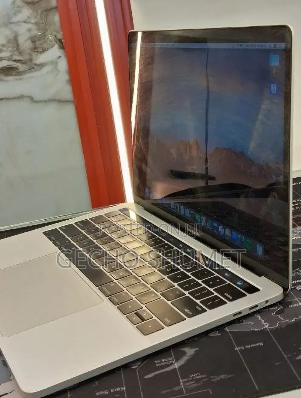 New Laptop Apple MacBook Pro 2016 8GB Intel Core i5 SSD 256GB