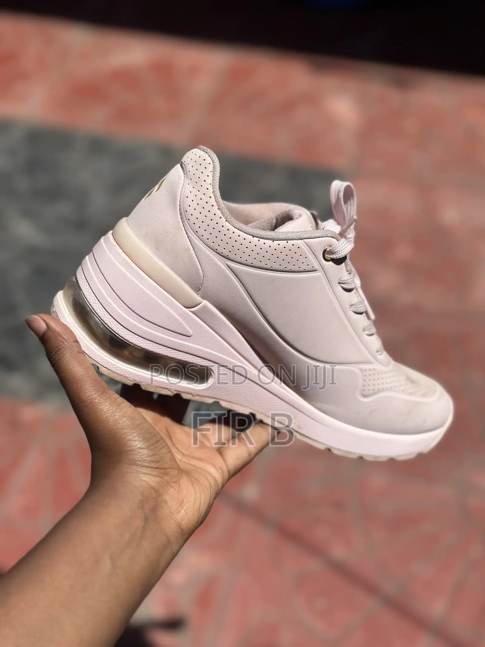Sketchers Shoes