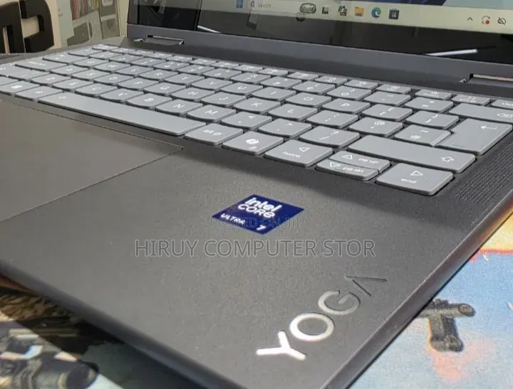 New Laptop Lenovo Yoga Slim 7 16GB Intel Core Ultra 7 SSD 1T