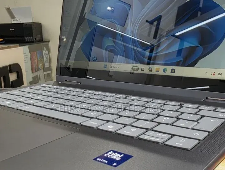 New Laptop Lenovo Yoga Slim 7 16GB Intel Core Ultra 7 SSD 1T