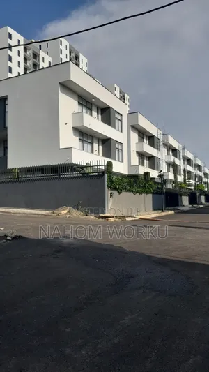 5bdrm Villa in Phison Realestate, Bole for sale