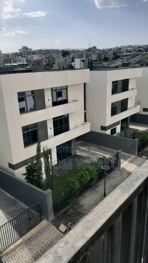 5bdrm Villa in Phison Realestate, Bole for sale