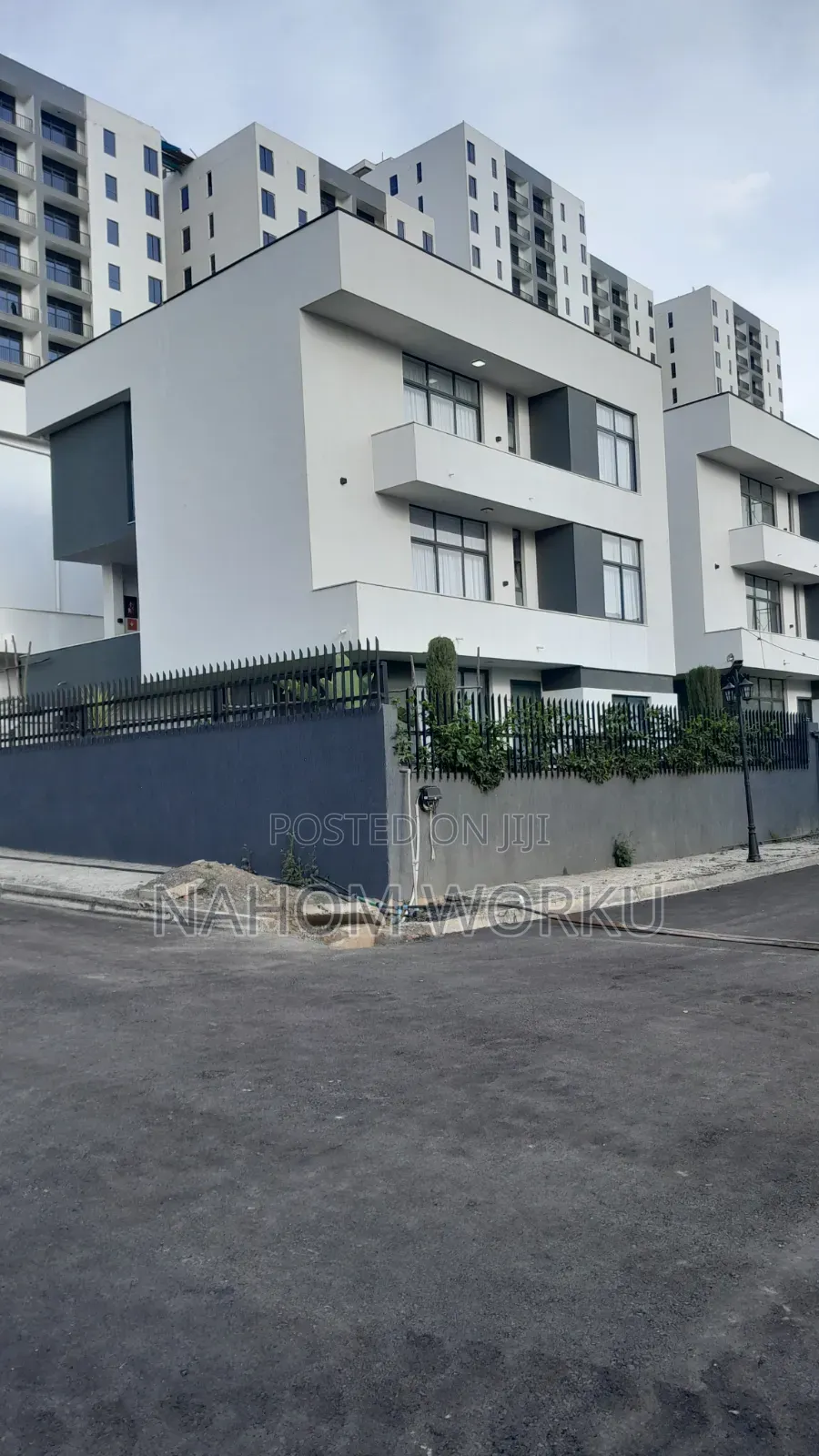 5bdrm Villa in Phison Realestate, Bole for sale
