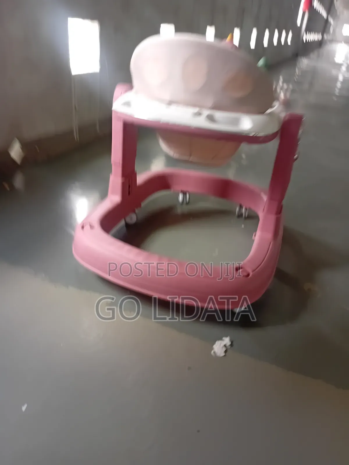 ለስላሳ መቀመጫ ያለው የሕፃን ጋሪ | Cushioned Baby Activity Walker