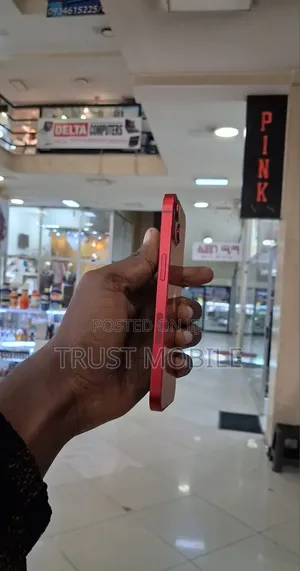 Apple iPhone 13 128 GB Red