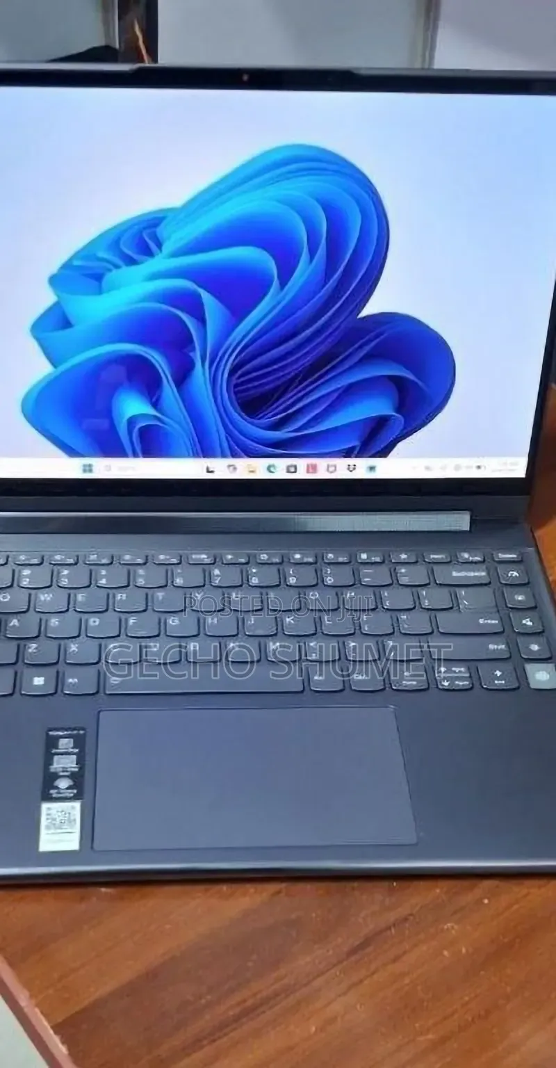 New Laptop Lenovo Yoga 9i 16GB Intel Core i7 SSD 1T