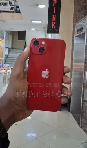 Apple iPhone 13 256 GB Red