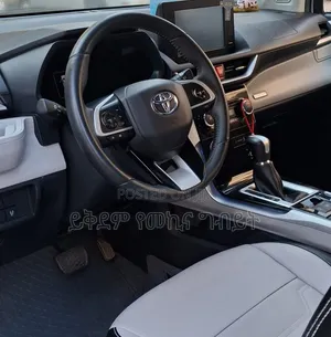 Toyota Veloz 1.5 CVT FWD 2023 Silver