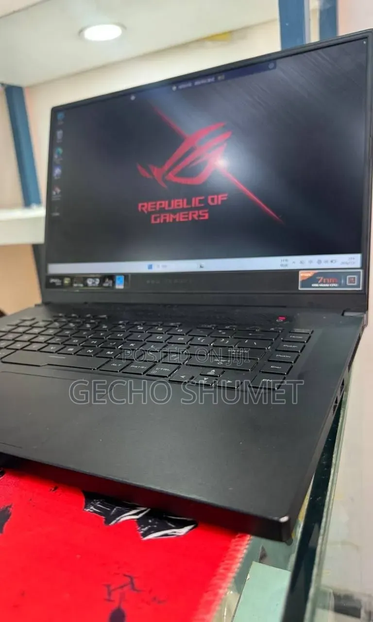 New Laptop Asus 16GB AMD Ryzen 7 SSD 512GB