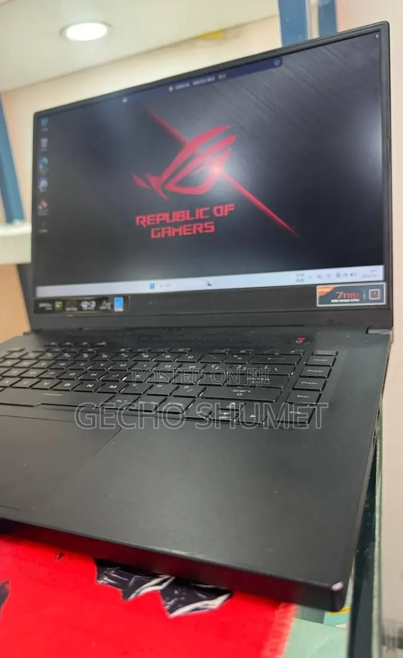 New Laptop Asus 16GB AMD Ryzen 7 SSD 512GB