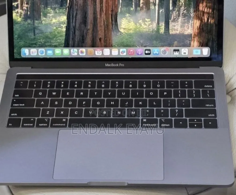New Laptop Apple MacBook Pro 2019 16GB Intel Core i7 SSD 512GB