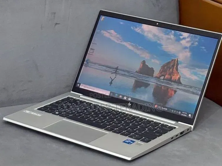 New Laptop HP EliteBook 830 G8 16GB Intel Core i7 SSD 512GB