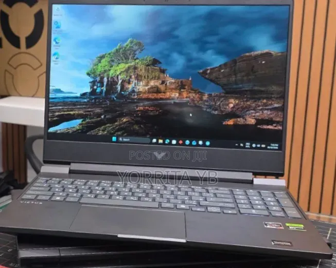 New Laptop HP Victus 16 16GB AMD Ryzen 7 SSD 512GB