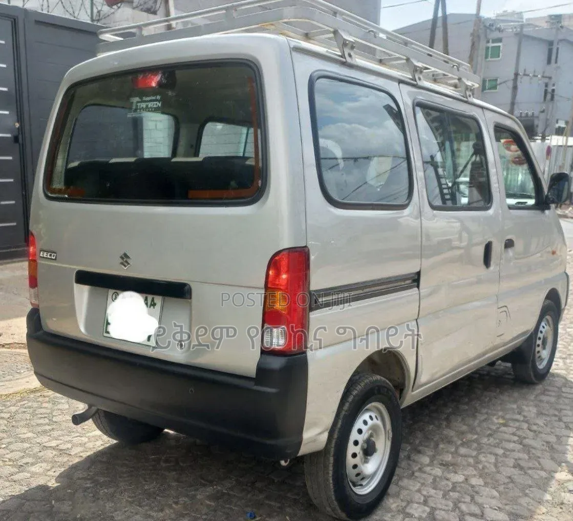 Suzuki Eeco 2024 Silver