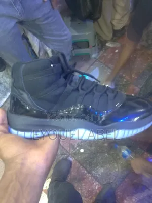 Jordan 11 Black