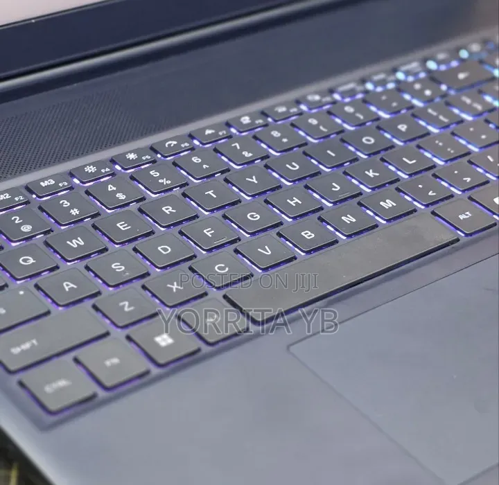 New Laptop Dell Alienware Aurora 16 16GB Intel Xeon SSD 1T