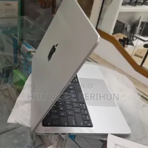 Laptop Apple MacBook Pro 2024 M4 24GB Apple M4 Pro SSD 512GB