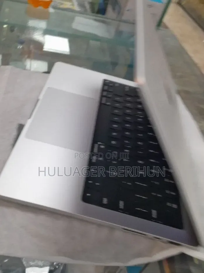 Laptop Apple MacBook Pro 2024 M4 24GB Apple M4 Pro SSD 512GB