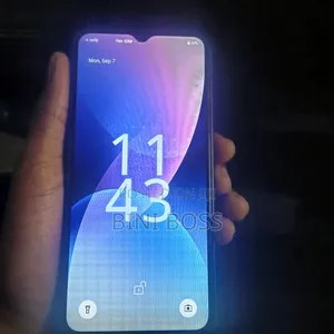 New Villaon V40s 32 GB Black