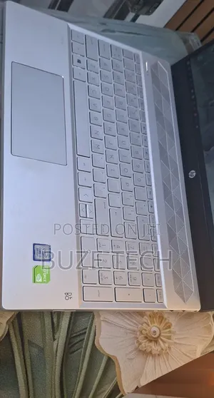 New Laptop HP Pavilion 15 8GB Intel Core i5 SSD 512GB