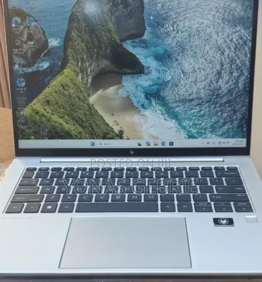 New Laptop HP 16GB AMD Ryzen 5 SSD 512GB