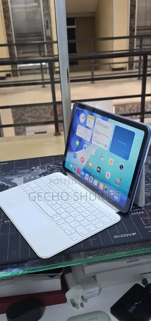 New Apple iPad 10.2 (2021) 64 GB White