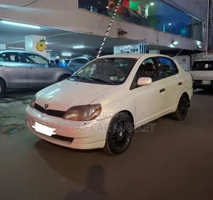 Toyota Platz 2002 White