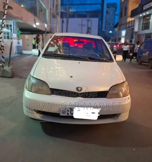 Toyota Platz 2002 White