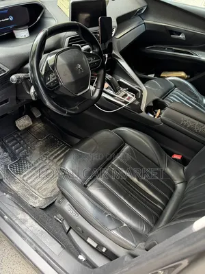 Peugeot 5008 2020 Gray