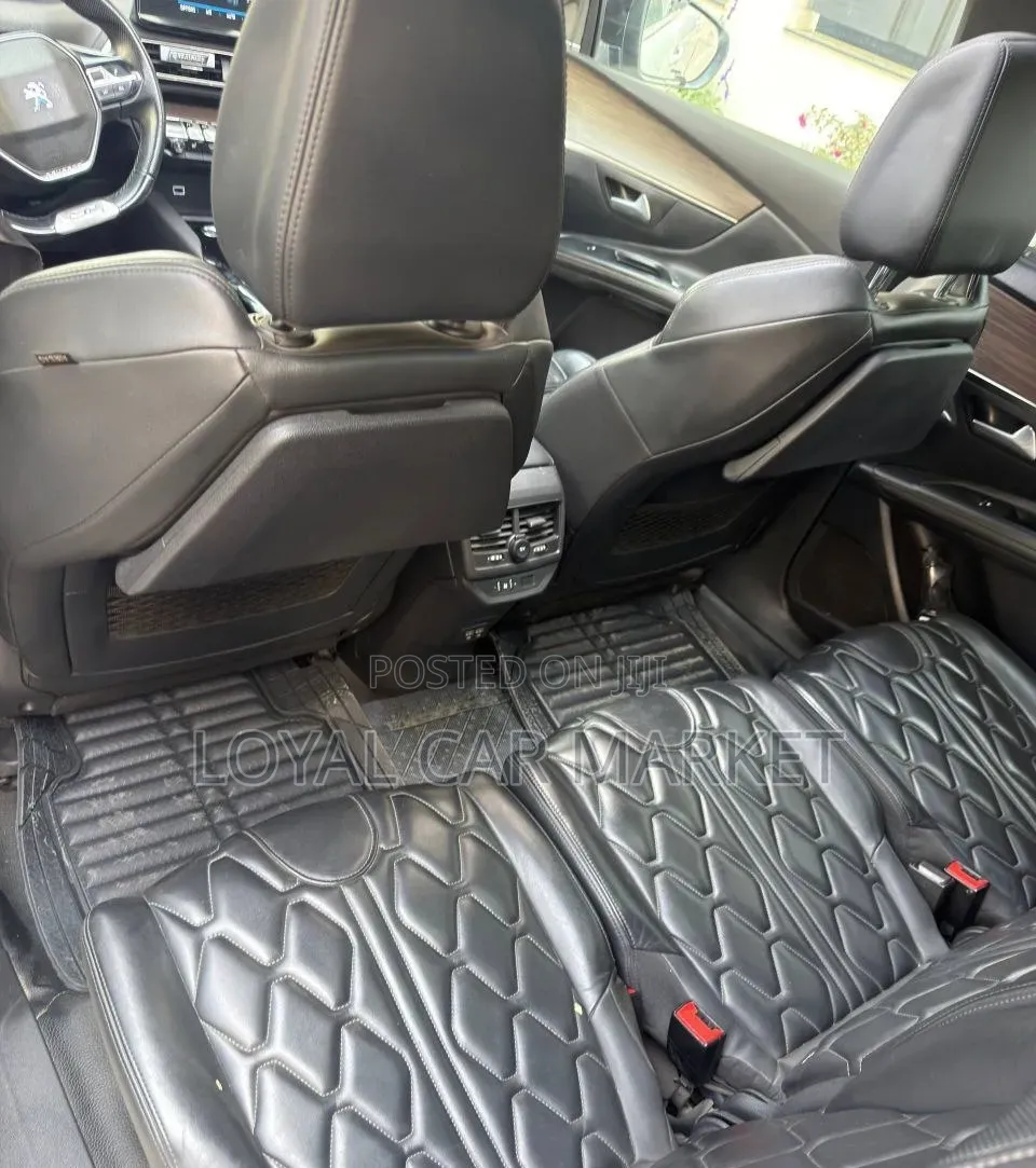 Peugeot 5008 2021 White