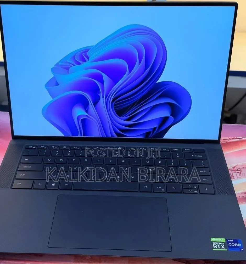 New Laptop Dell Precision 5560 16GB Intel Core i9 SSD 512GB