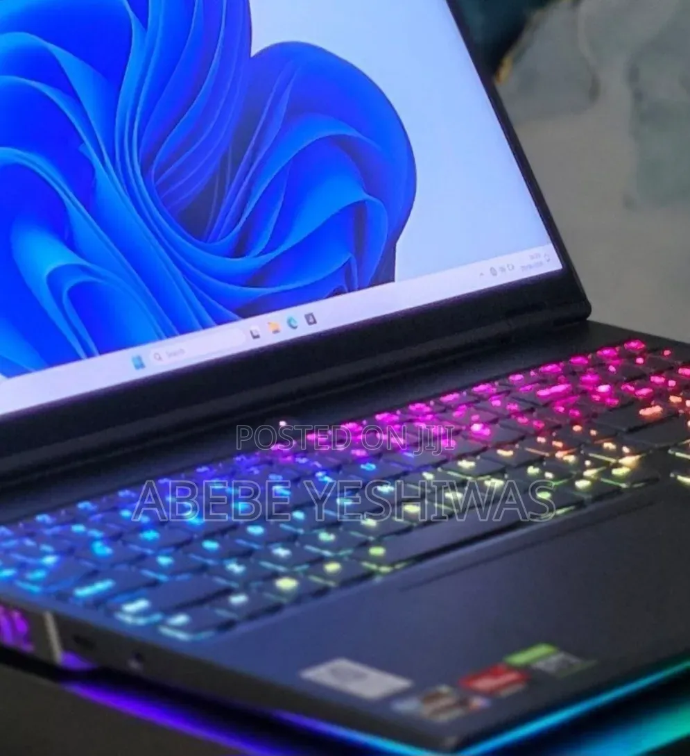 New Laptop Lenovo Legion Y740 32GB AMD Ryzen 9 SSD 1T