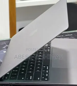 New Laptop Apple MacBook Pro 2020 M1 16GB Apple M1 Pro SSD 256GB