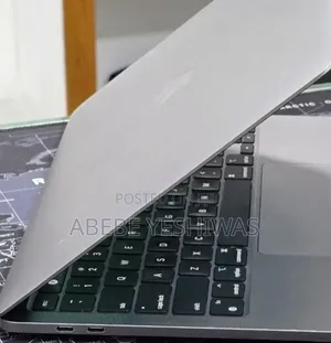 New Laptop Apple MacBook Pro 2020 M1 16GB Apple M1 Pro SSD 256GB