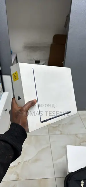 New Laptop Apple MacBook Air 2026 M5 16GB Apple M5 SSD 512GB