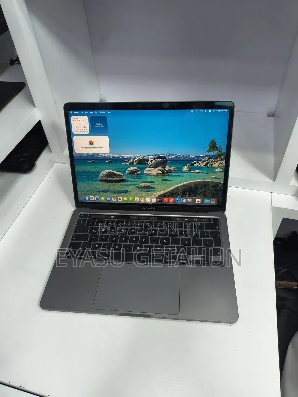 New Laptop Apple MacBook Pro 2020 M1 8GB Apple M1 SSD 256GB