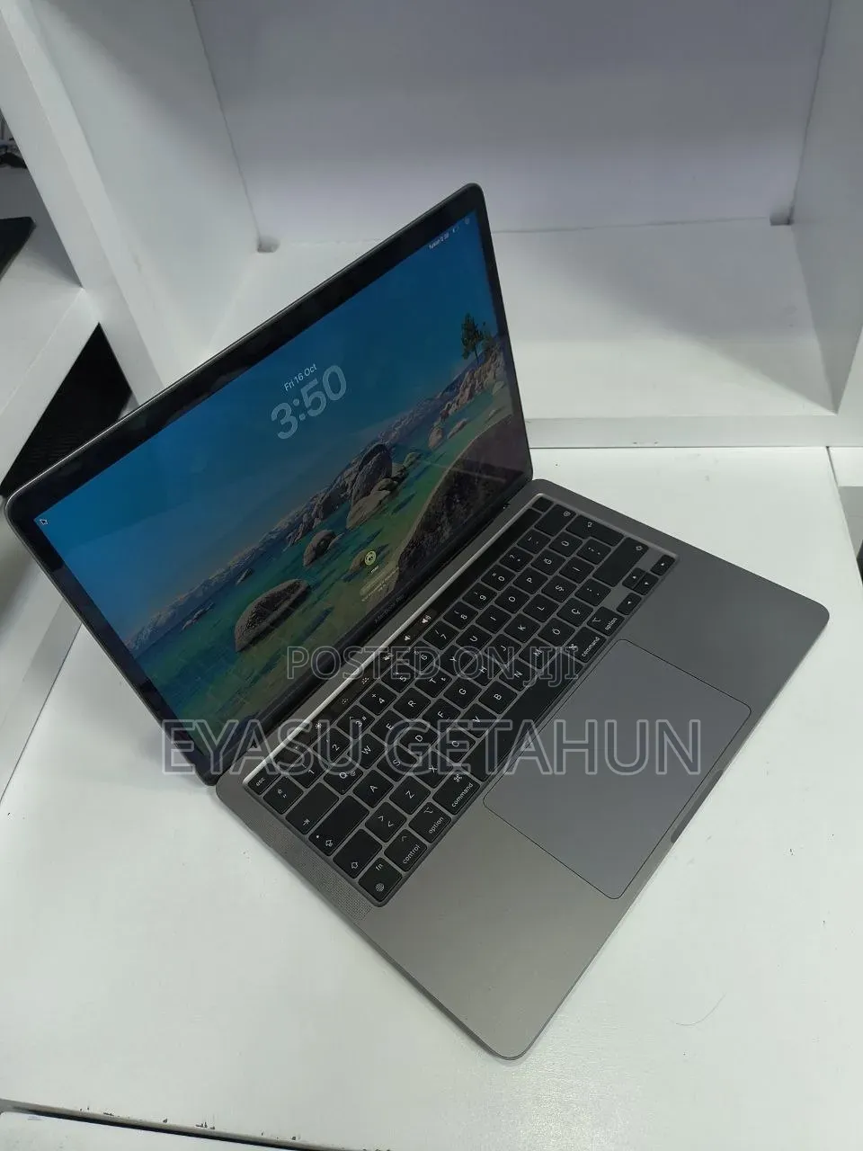 New Laptop Apple MacBook Pro 2020 M1 8GB Apple M1 SSD 256GB