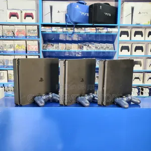 PlayStation 4 Slim Jailbreak & Updated Dubai Used 2 Original Joystick