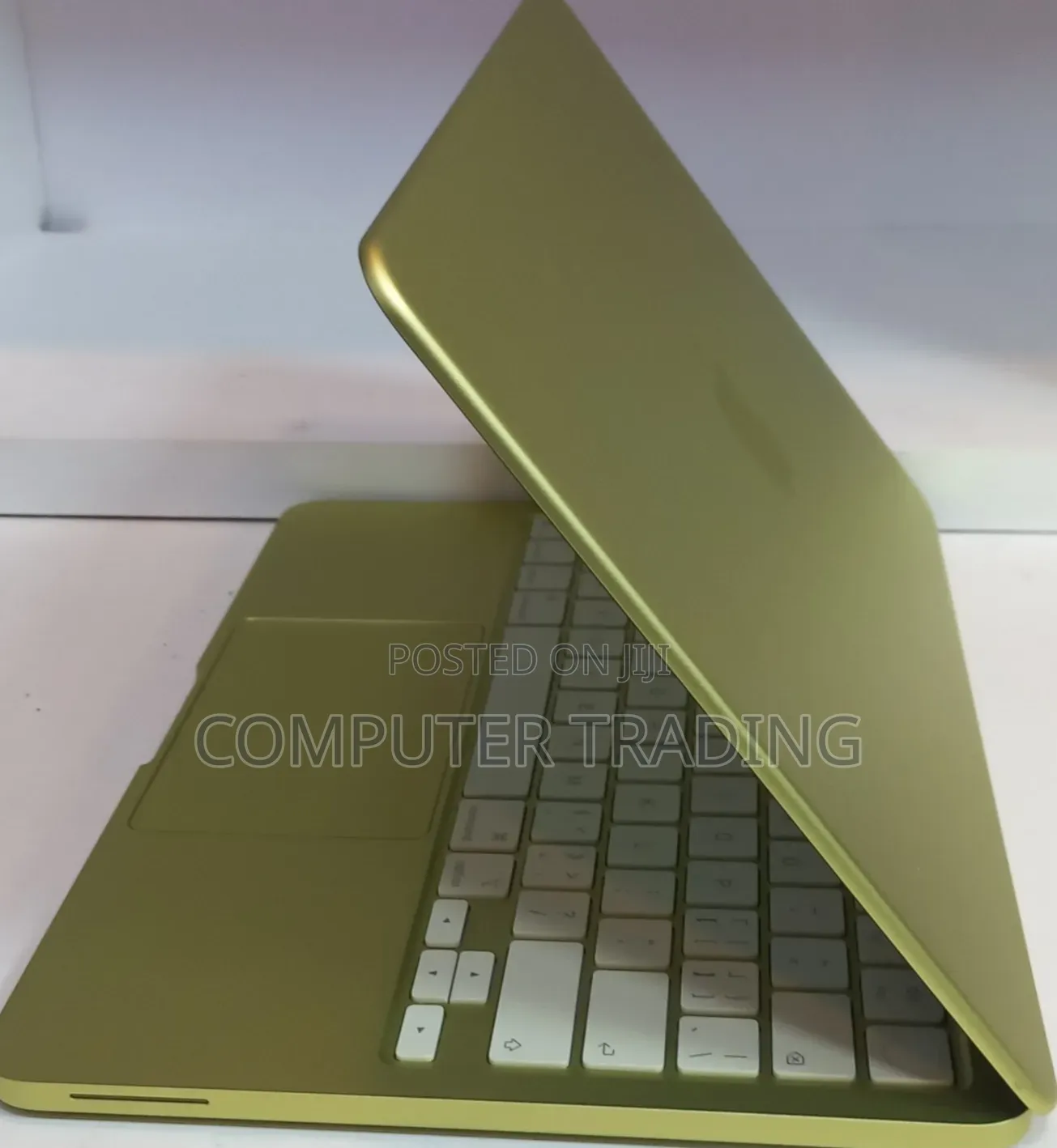 New Laptop Apple MacBook Neo 2026 8GB Intel Core i7 SSD 512GB