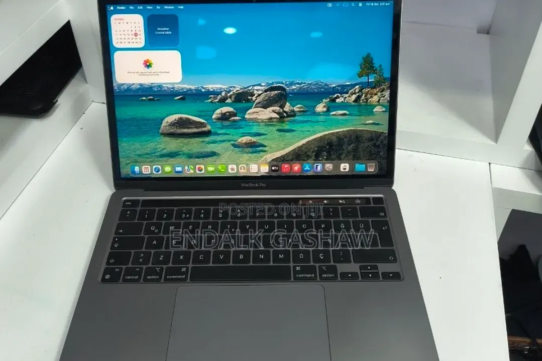 New Laptop Apple MacBook Pro 2020 M1 8GB Apple M1 SSD 256GB