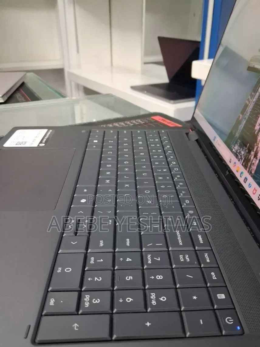 New Laptop HP OmniBook 3 16GB Intel Core Ultra 7 SSD 1T