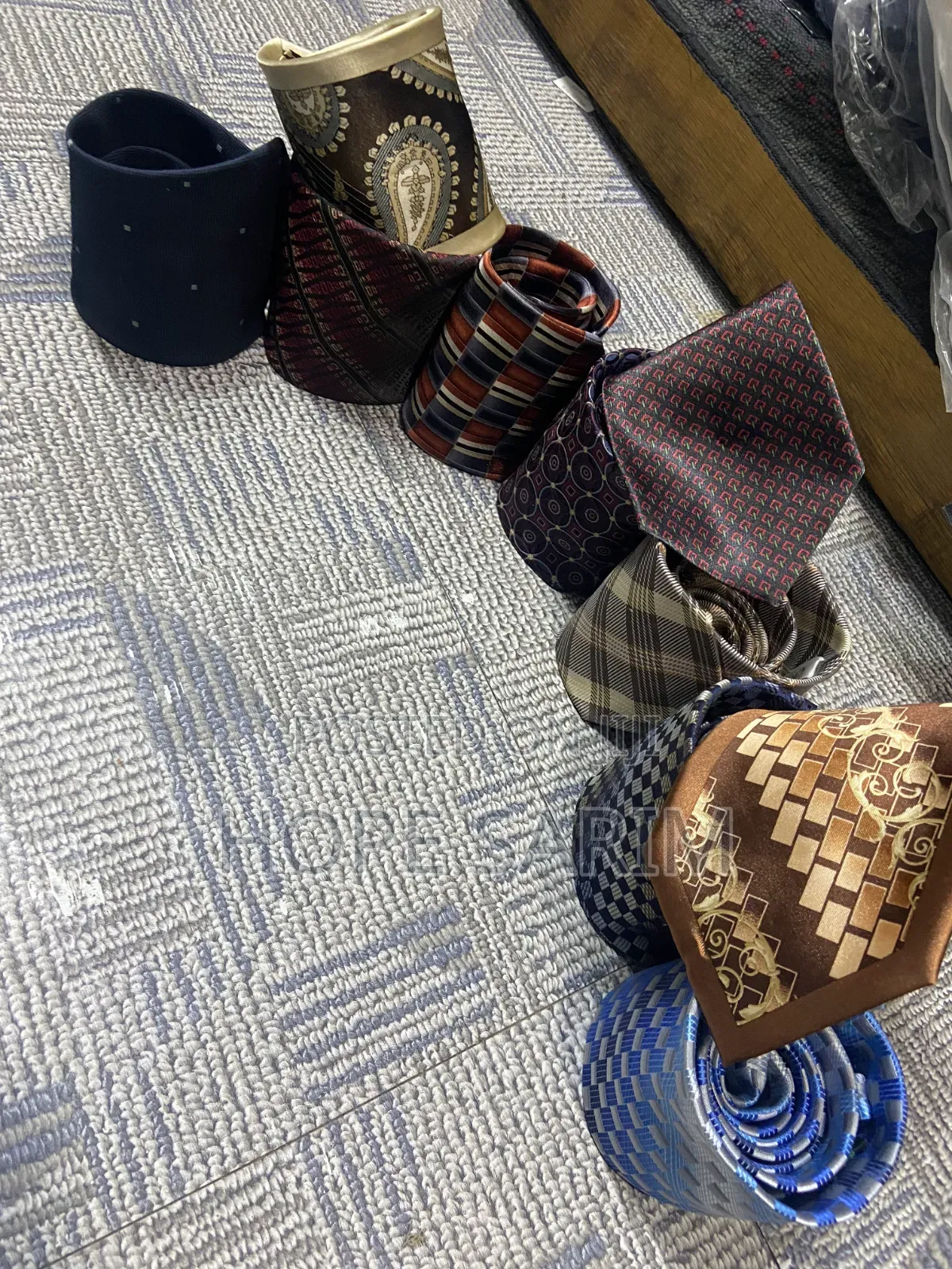 ፕሪሚየም የሐር ክራቫት (Premium Luxury Men's Tie)