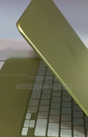 New Laptop Apple MacBook Neo 2026 8GB Intel Core i5 SSD 512GB